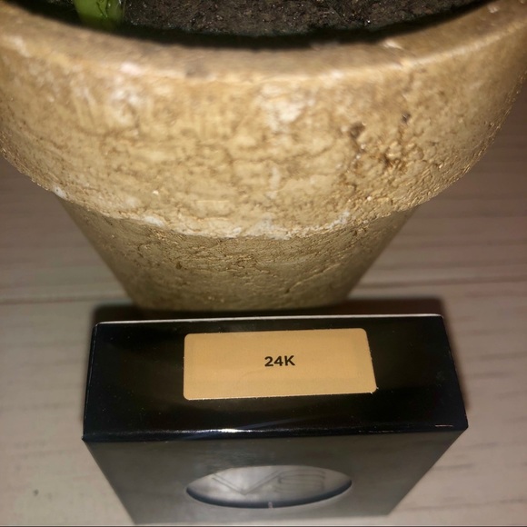 VS-VICTORIAS SECRET SHIMMER EYE SHADOW NIB *24K - Picture 2 of 4